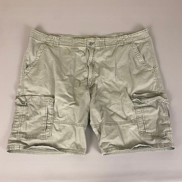 Wrangler Authentics Cargo Shorts Men's Size 46 Green Relaxed Fit Utility Outdoor - Picture 1 of 13